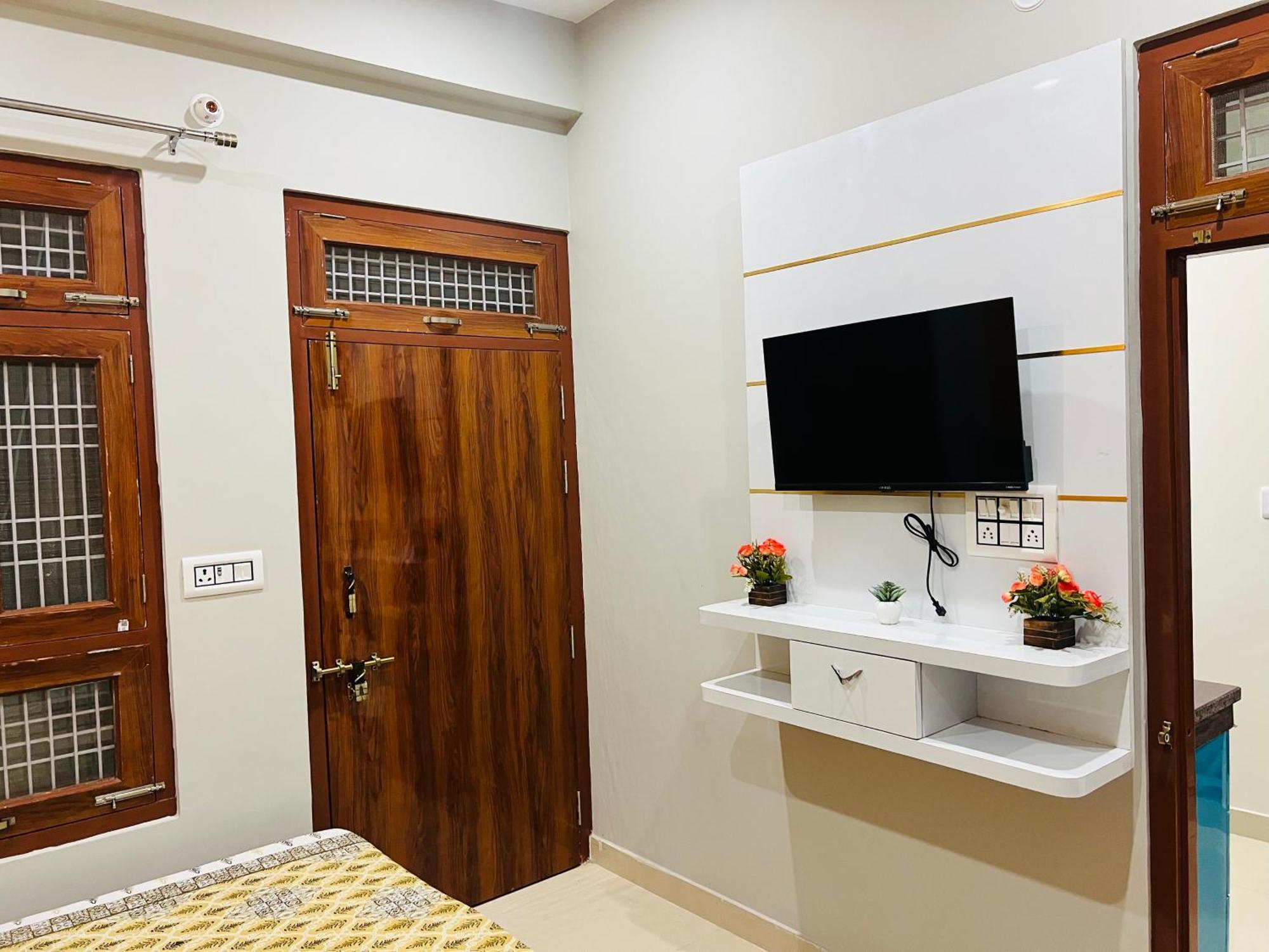 Sg Home Stay Ayodhya Exterior foto